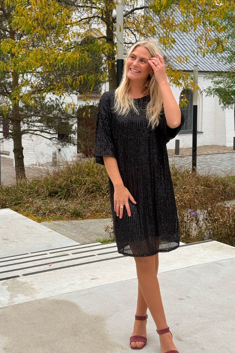 Noella - Kjole - Lorah Dress - Black (Levering uge 46)